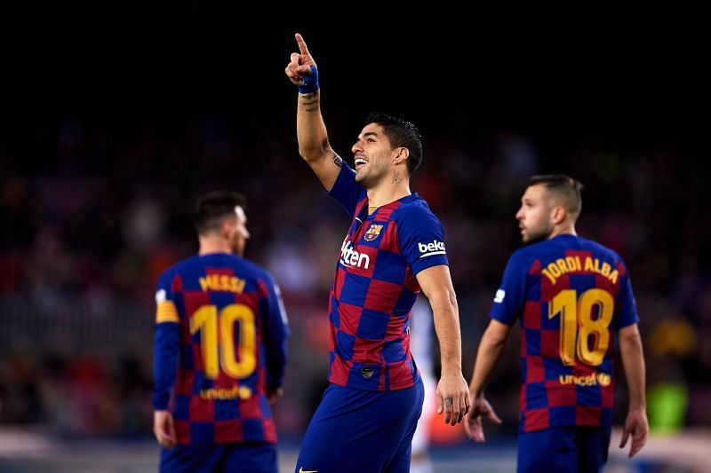 Could Barcelona potentially replace Suárez with another South American striker in Lautaro?